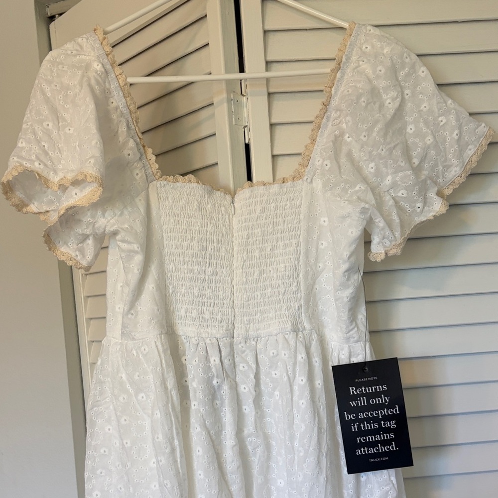 Tuckernuck Pomander Place Dainty Eyelet Holley Dress - White medium NWT - Picture 8 of 9